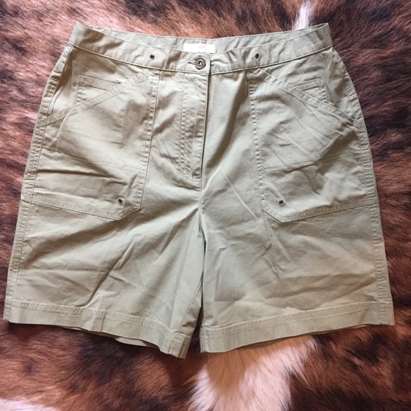 High Waist Safari Green Shorts Christopher Banks - Picture 1 of 3